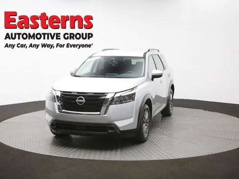 Used 2025 Nissan Pathfinder SV FWD image 53