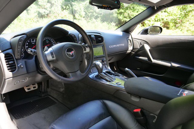 Used 2010 Chevrolet Corvette Grand Sport w/ Preferred Equipment Group RWD image 12