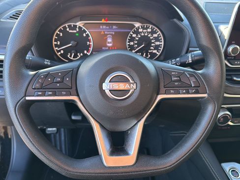 Used 2023 Nissan Altima 2.5 SV image 17