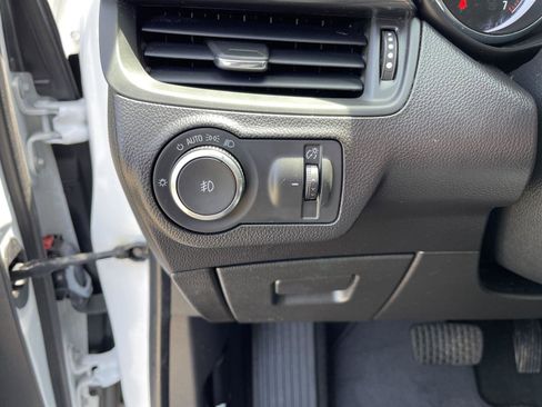 Used 2020 Buick Envision Essence FWD image 18