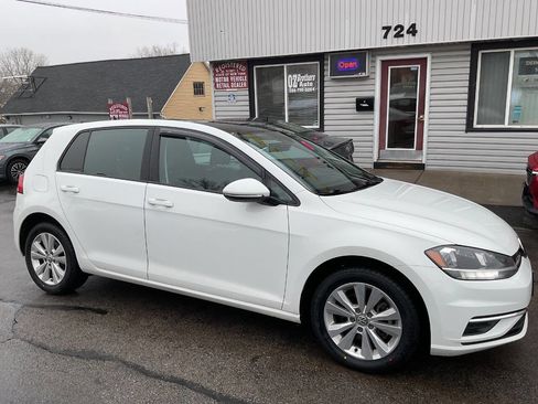 Used 2021 Volkswagen Golf 4-Door image 6