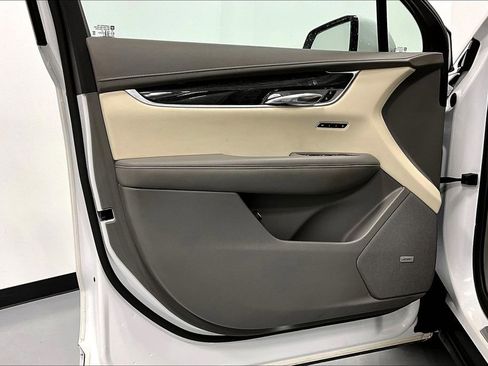 Used 2021 Cadillac XT6 Premium Luxury image 21