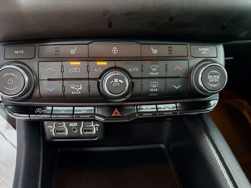 Used 2023 Dodge Durango GT RWD image 17