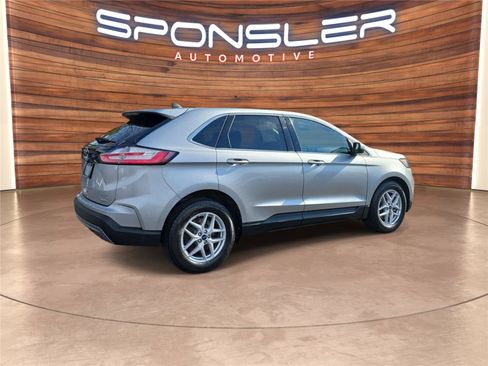 Used 2021 Ford Edge SEL image 8