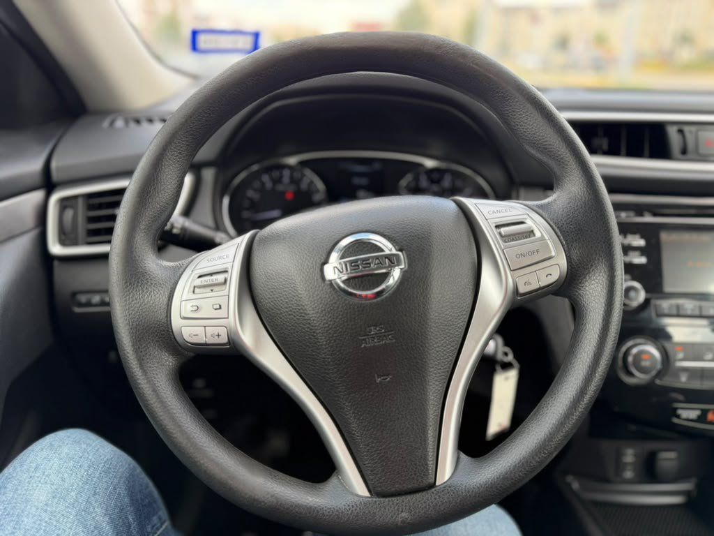 Used 2016 Nissan Rogue S AWD/4WD image 10