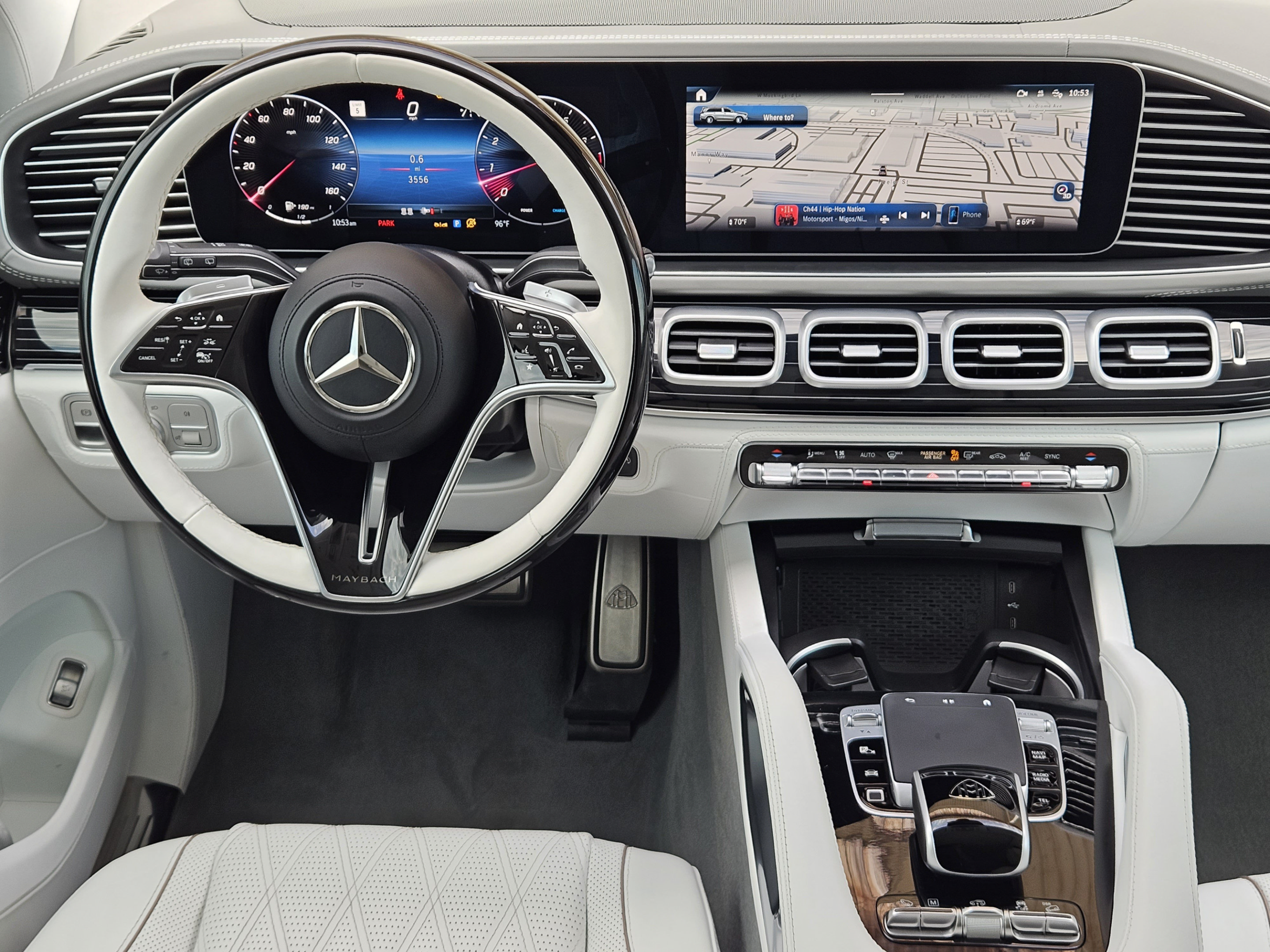 Used 2025 Mercedes-Benz Maybach GLS 600 4MATIC image 23