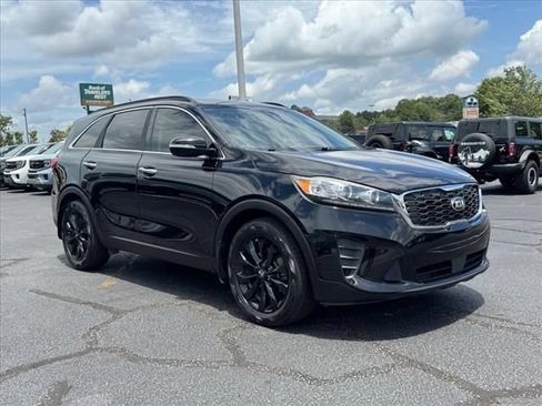 Used 2020 Kia Sorento S FWD image 2