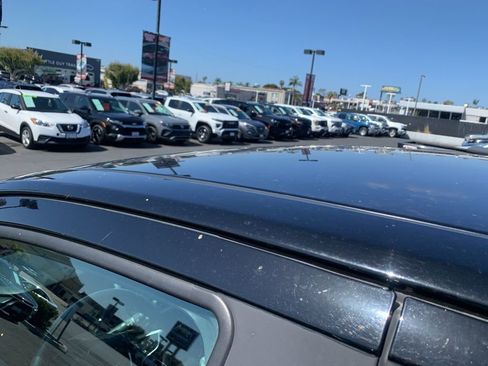 Used 2018 GMC Canyon SLE w/ Nightfall Edition AWD/4WD image 13