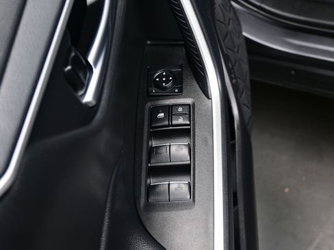 Used 2025 Toyota RAV4 XLE AWD/4WD image 10