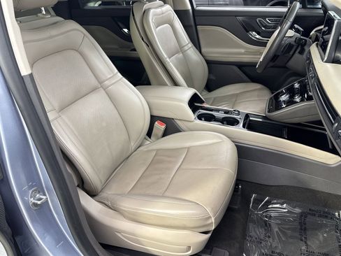 Used 2022 Lincoln Corsair Standard w/ Premium Package image 32