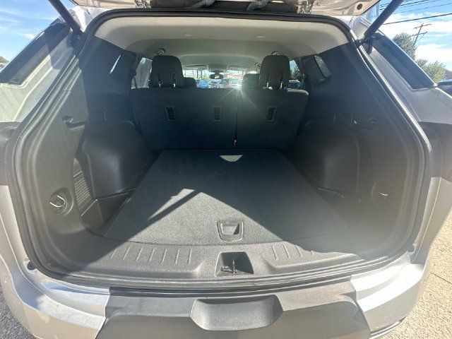 Used 2019 Chevrolet Blazer LT FWD image 29