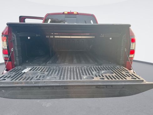 Used 2024 Nissan Frontier SV w/ SV Convenience Package RWD image 13