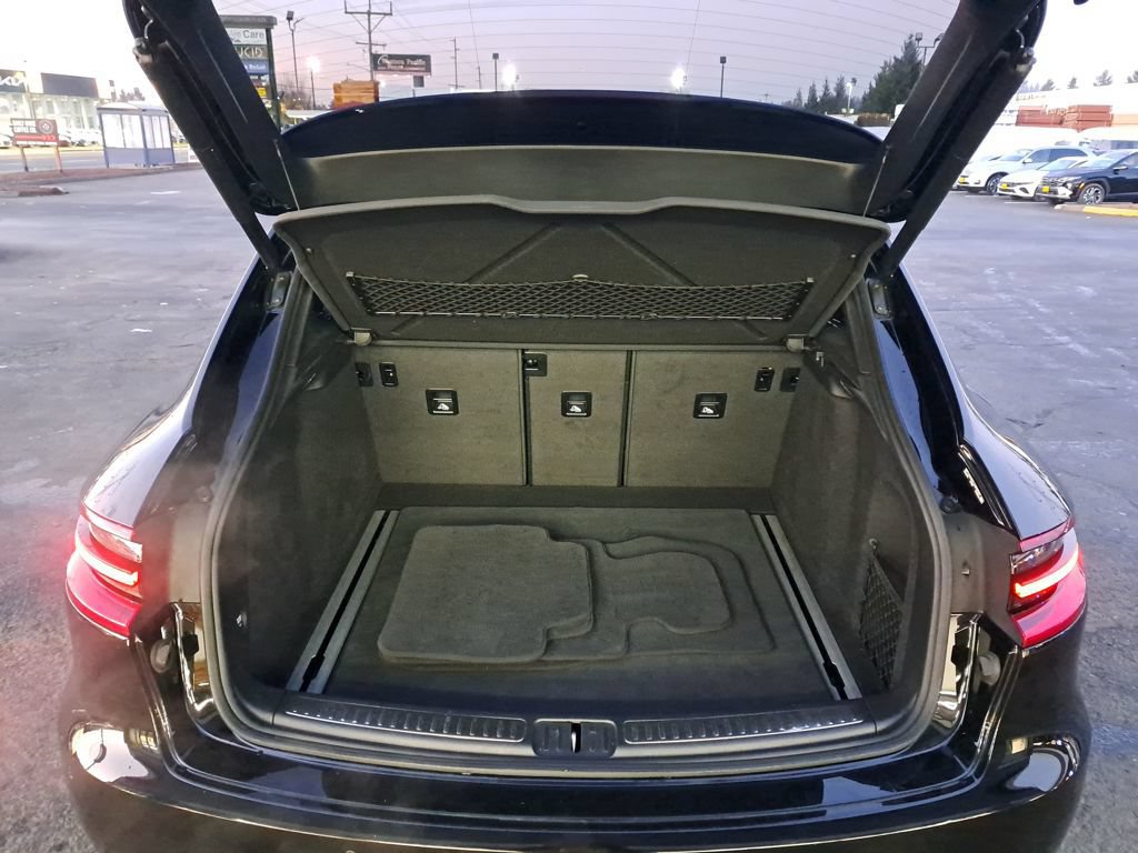Used 2018 Porsche Macan AWD/4WD image 19