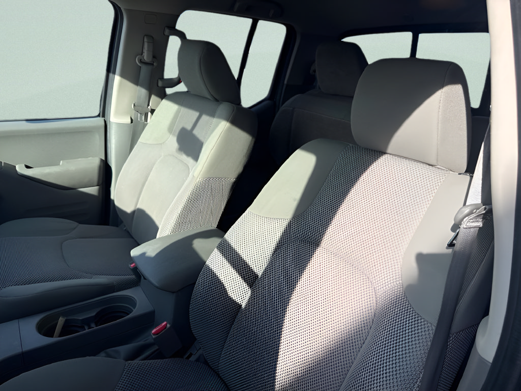 Used 2020 Nissan Frontier SV AWD/4WD image 13