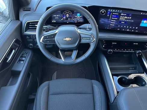 New 2026 Chevrolet Suburban LS image 14