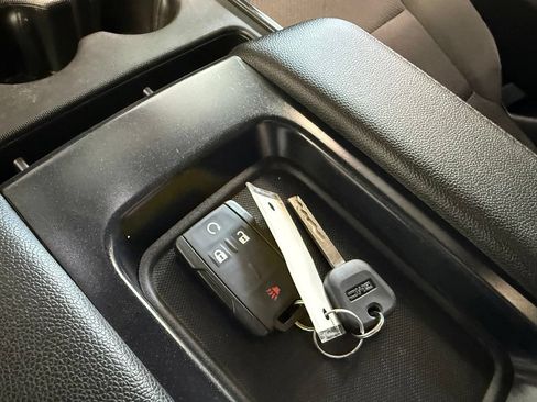 Used 2018 GMC Sierra 1500 SLE w/ SLE Value Package AWD/4WD image 18