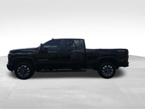 Used 2024 Chevrolet Silverado 2500 Custom w/ Custom Value Package AWD/4WD image 4