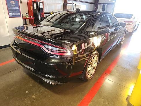 Used 2022 Dodge Charger SXT image 4