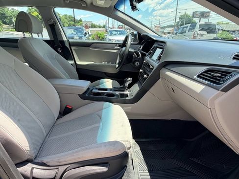 Used 2016 Hyundai Sonata SE FWD image 16