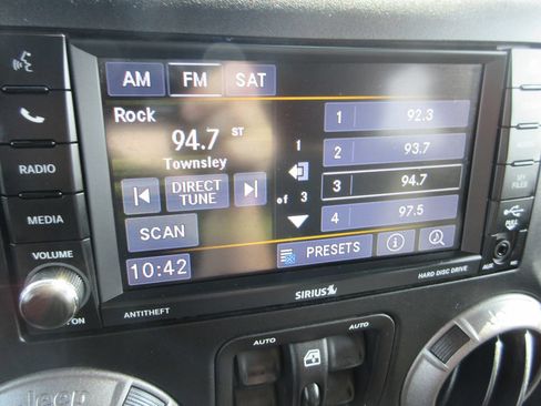 Used 2018 Jeep Wrangler Unlimited Sport S AWD/4WD image 21