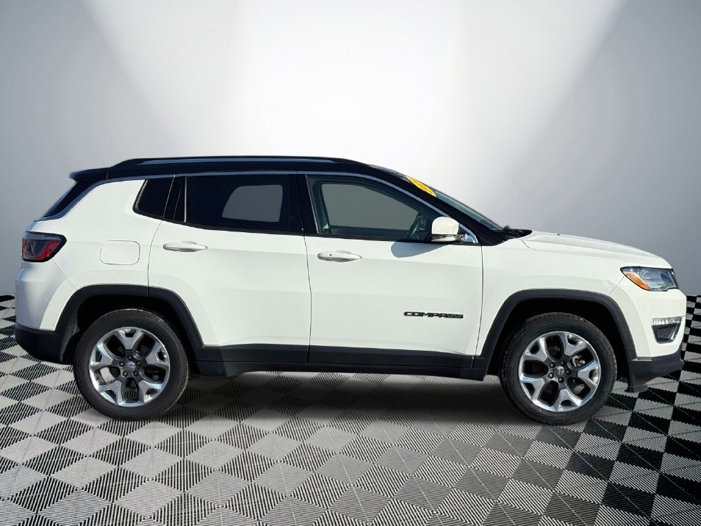 Used 2019 Jeep Compass Limited AWD/4WD image 5