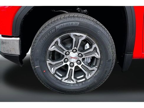 New 2026 GMC Sierra 1500 SLE image 13