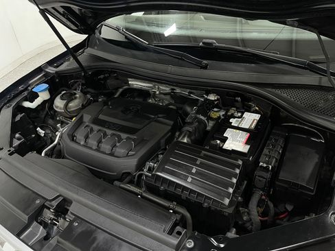 Used 2018 Volkswagen Tiguan SEL image 28