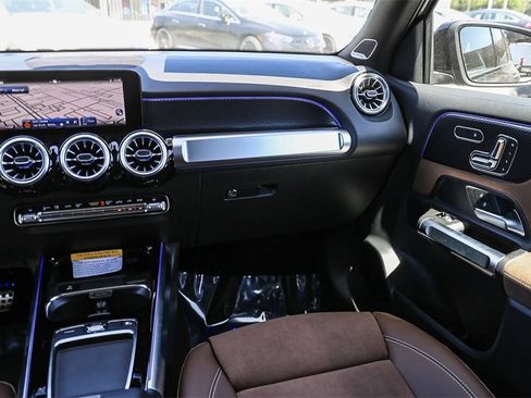 Used 2024 Mercedes-Benz GLB 250 image 16