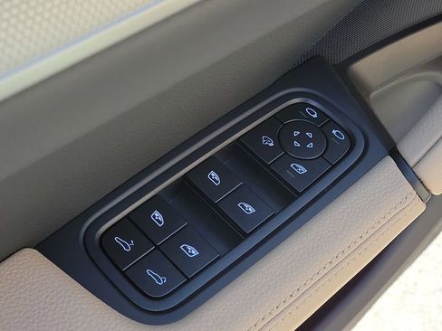 New 2026 Porsche Cayenne image 26