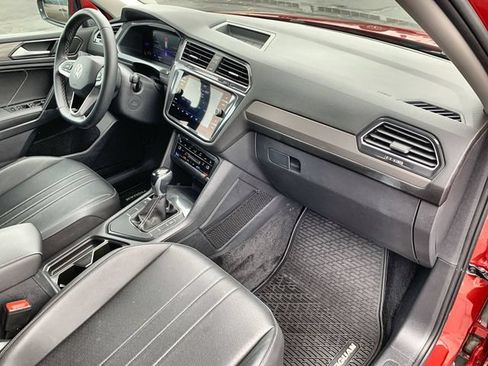 Used 2023 Volkswagen Tiguan SE FWD image 27