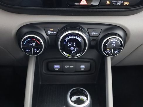 Certified 2023 Hyundai Venue SEL w/ Cargo Package image 15