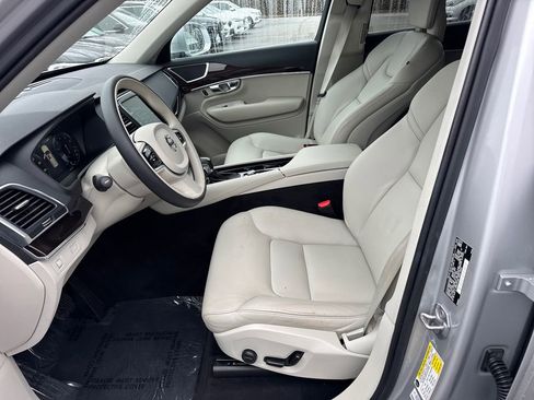 Used 2019 Volvo XC90 T6 Momentum w/ Protection Package Premier image 9