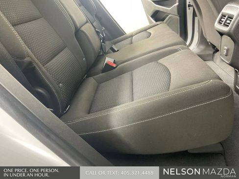 Used 2022 GMC Terrain SLE w/ Driver Convenience Package FWD image 21