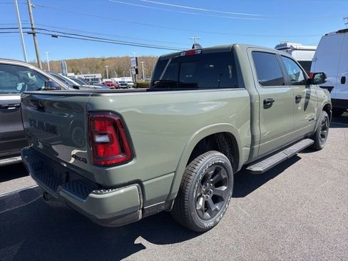New 2026 RAM 1500 4x4 Crew Cab image 3