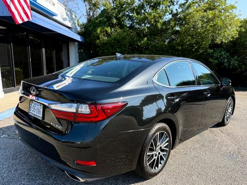 Used 2018 Lexus ES 350 w/ Luxury Package w/Wood Trim FWD image 15