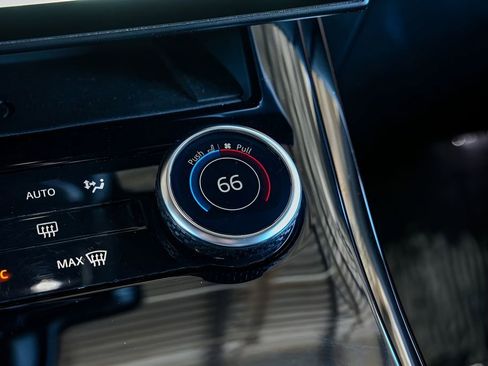 Used 2023 Land Rover Range Rover Sport SE image 41