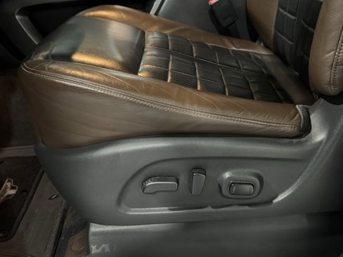 Used 2017 Nissan Titan Platinum Reserve image 27