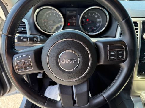 Used 2013 Jeep Grand Cherokee Laredo w/ Laredo E Group image 17