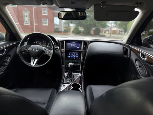 Used 2019 INFINITI Q50 Luxe w/ Essential Package (3.0T Luxe) AWD/4WD image 14