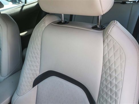 Used 2019 Lexus UX 200 image 26