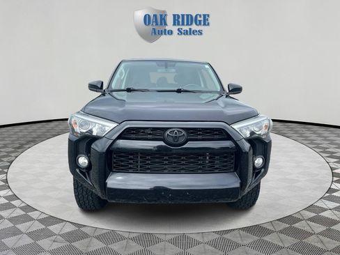Used 2019 Toyota 4Runner SR5 AWD/4WD image 2