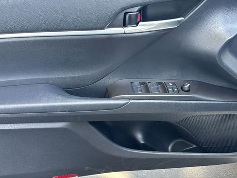 Used 2023 Toyota Camry SE FWD image 18