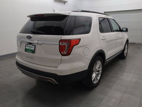 Used 2017 Ford Explorer XLT w/ Equipment Group 201A FWD image 9