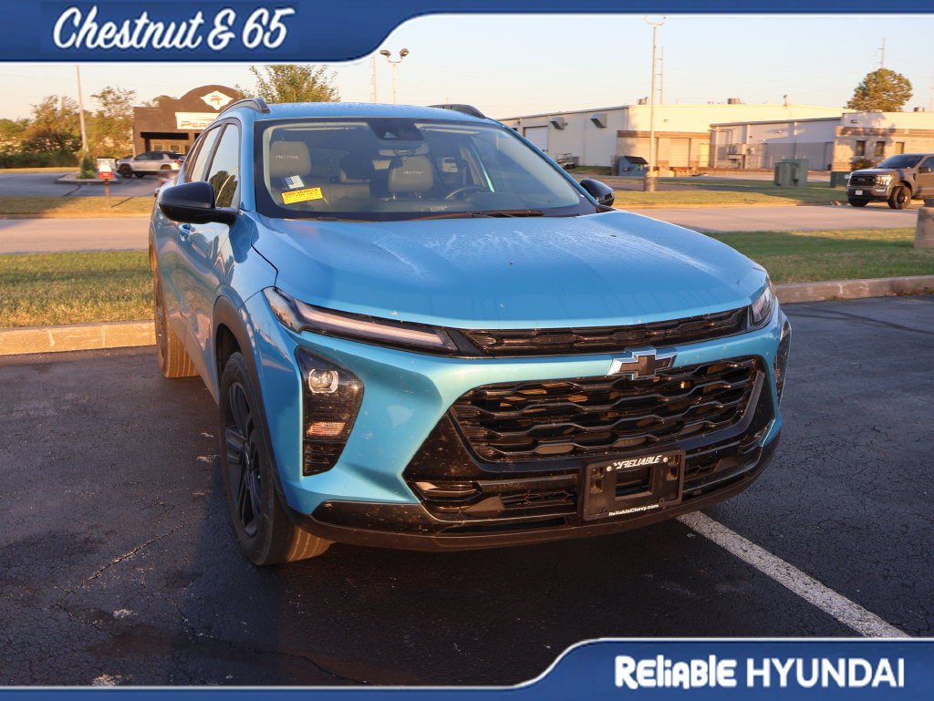 Used 2025 Chevrolet Trax ACTIV w/ Driver Confidence Package FWD image 4