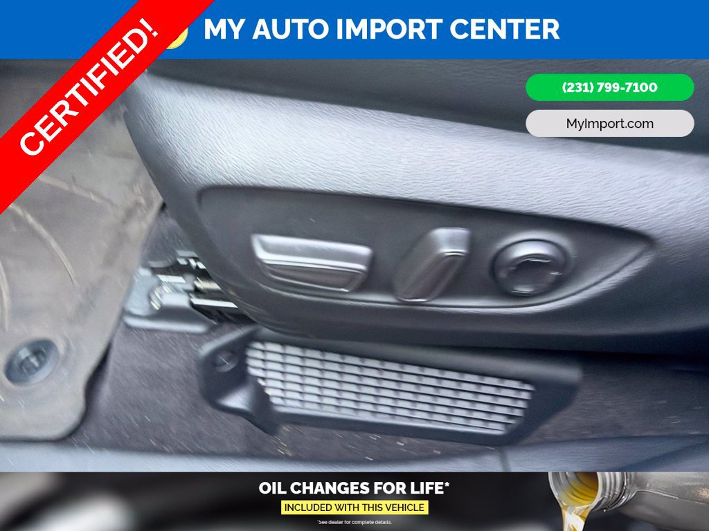 Certified 2025 Toyota Sienna Limited FWD image 9