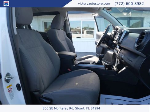 Used 2018 Toyota Tacoma SR5 RWD image 17