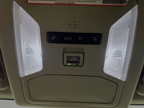 Used 2022 Toyota RAV4 XLE image 21