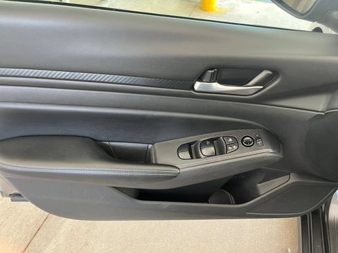Used 2025 Nissan Altima 2.5 SV FWD image 18