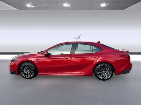 Used 2025 Toyota Camry SE w/ Convenience Package FWD image 2