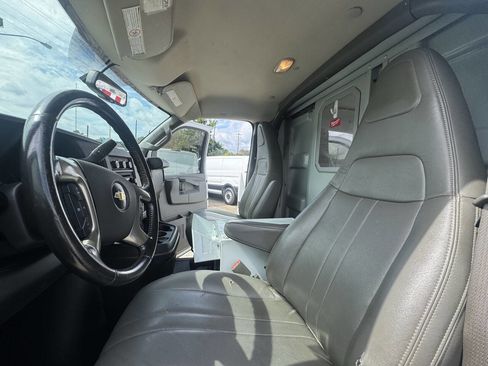 Used 2018 Chevrolet Express 3500 w/ Power Convenience Package image 10